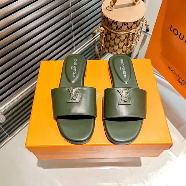 LV Waterfront - Slides