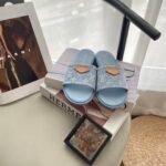 LV Pool Pillow Comfort – Slide