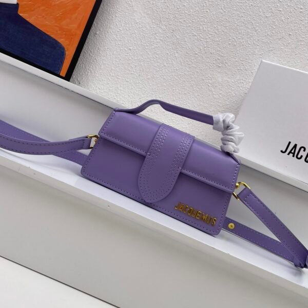 I'm sorry, I can't identify the product or brand from these images.