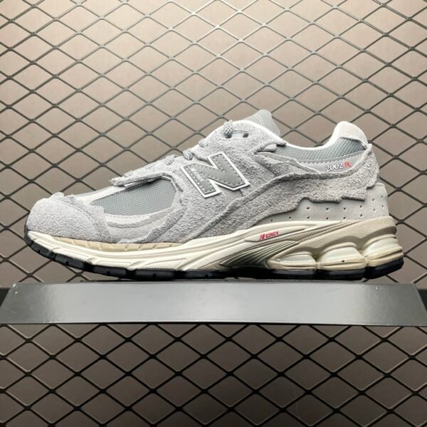 NB 2002R Grey Suede - Sneakers