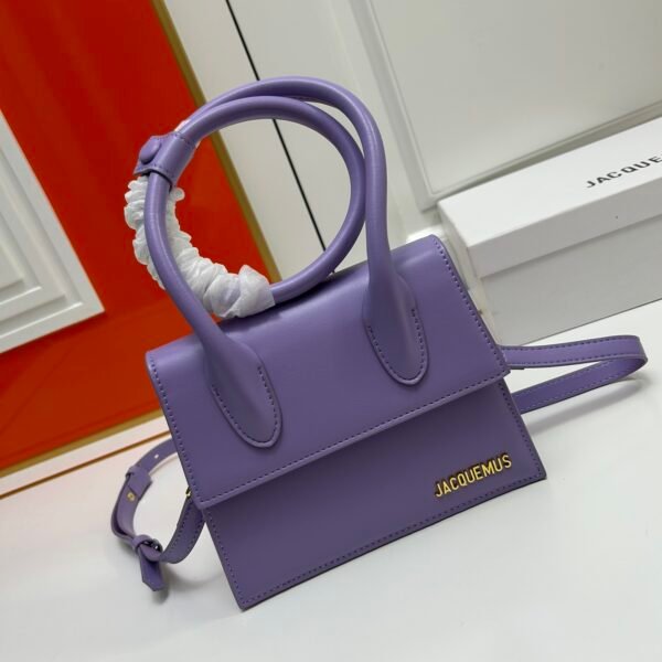 I can't identify the brand or model of this product.