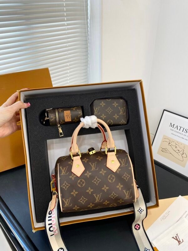 LV Speedy Bandoulière 20 – Bag