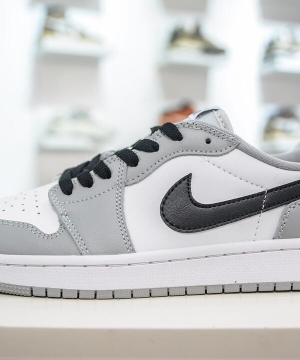 NK Air Jordan 1 Low OG Grey/White/Black Leather – Baskets