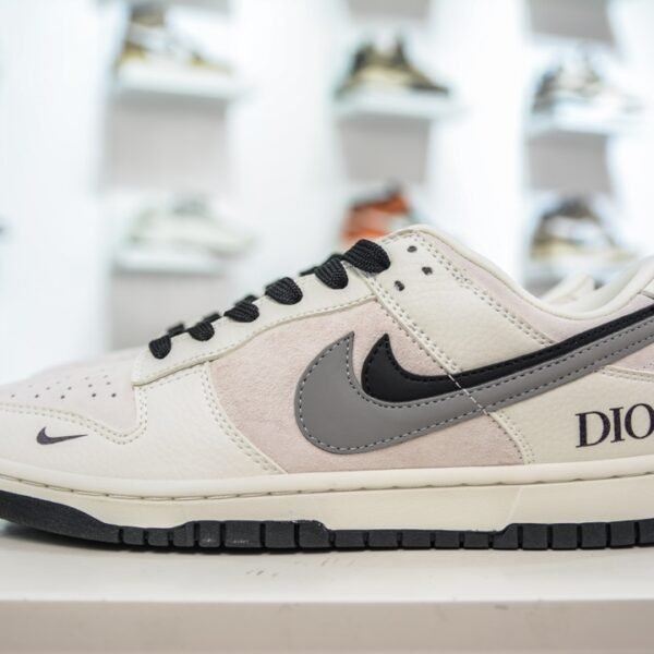 NK Dunk Low x CD - Sneakers