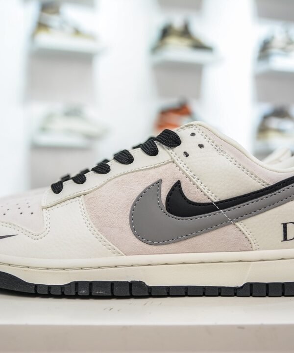 NK Dunk Low x CD – Baskets – Beige