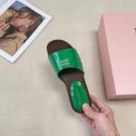 MIU Logo Slides – Slide