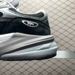 NB 990v6 – Sneakers