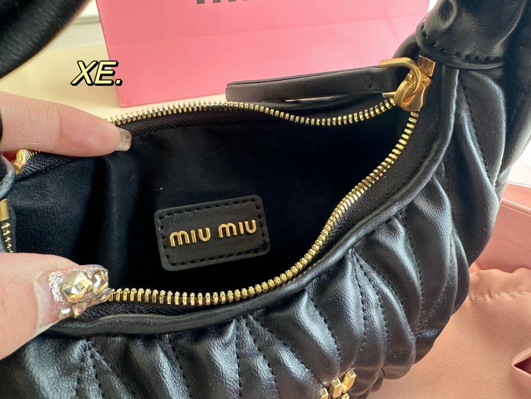MIU Wander Matelassé Black Leather - Bag - Image 9