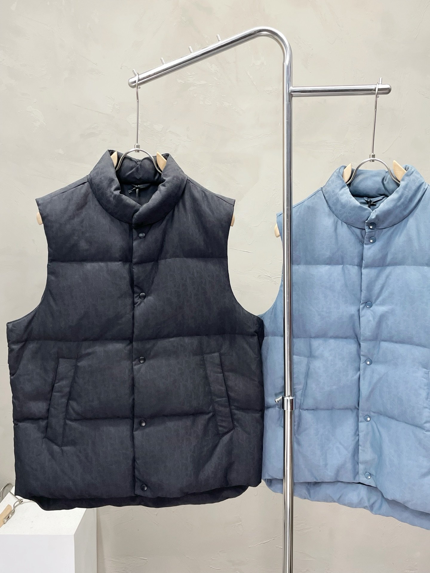 CD CD Oblique Puffer Vest 46 Black and Blue - Vest - Image 3