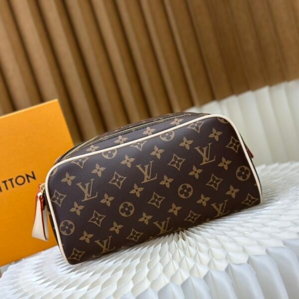 LV Toiletry Pouch 26 - Bag