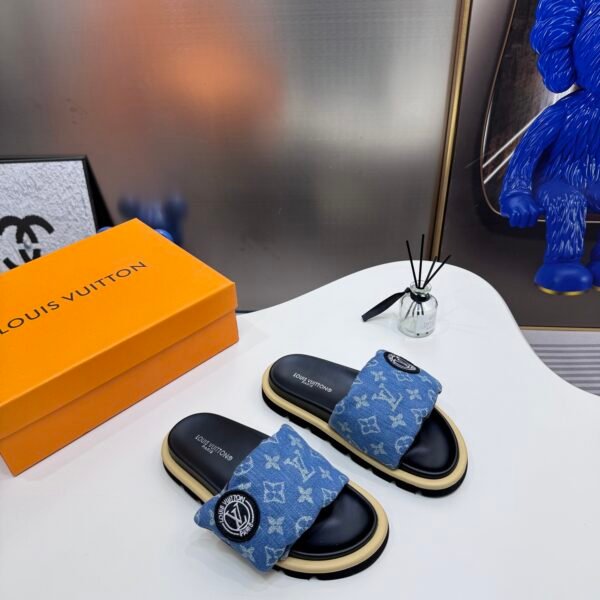 LV Waterfront - Slides