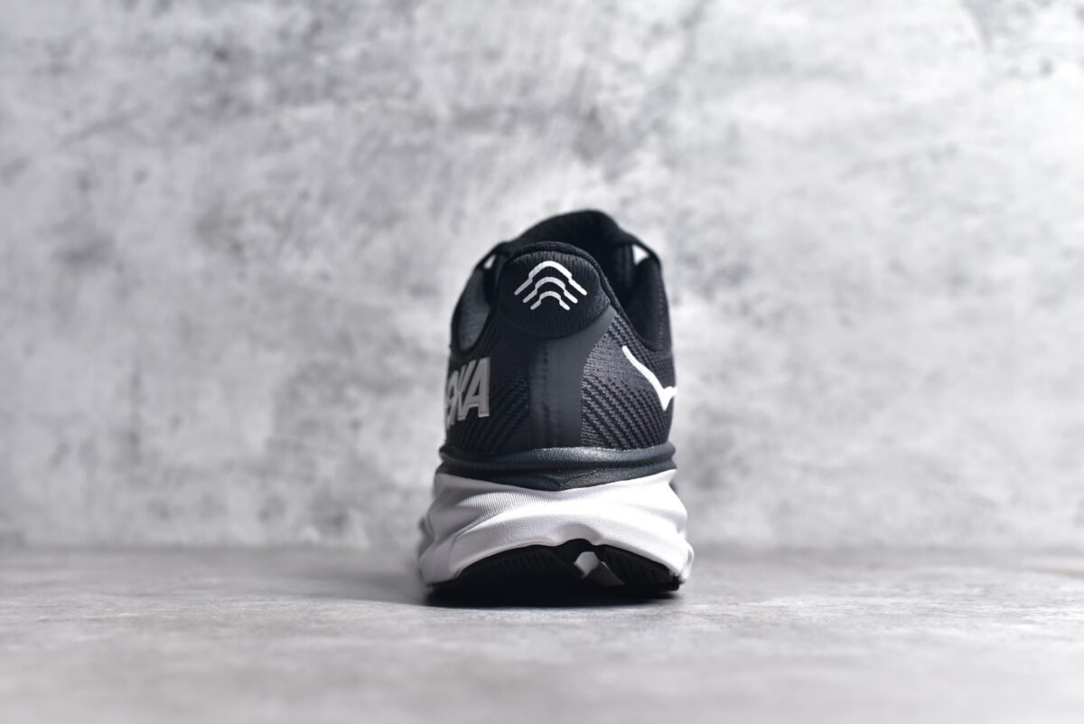 HOKA Clifton 8 – Sneaker — 5