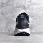 HOKA Clifton 8 – Sneaker