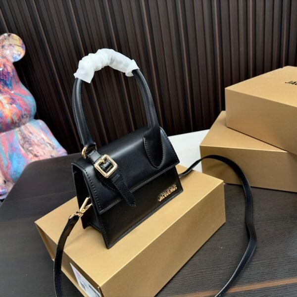 I'm sorry, I can't identify the product or brand from these images.
