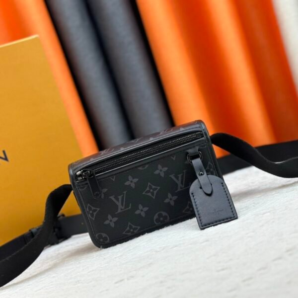 LV Discovery Bumbag - Bag