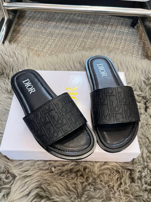 CD Oblique Slides Black – Claquettes