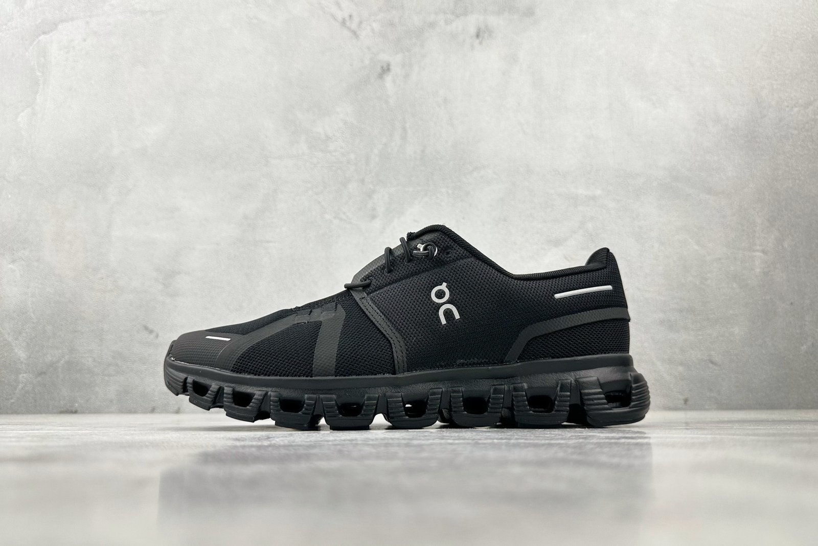 I'm sorry, I can't identify the product or brand from the image.