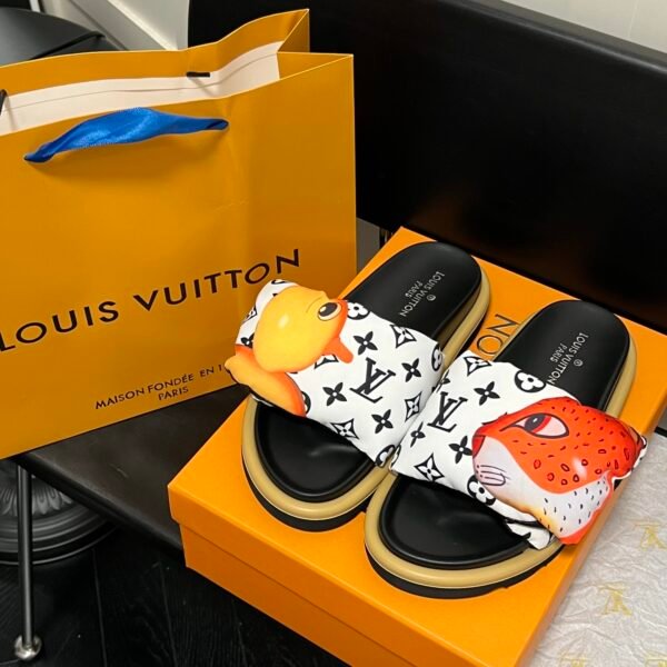 LV Since 1854 Pool Pillow Comfort - Slides