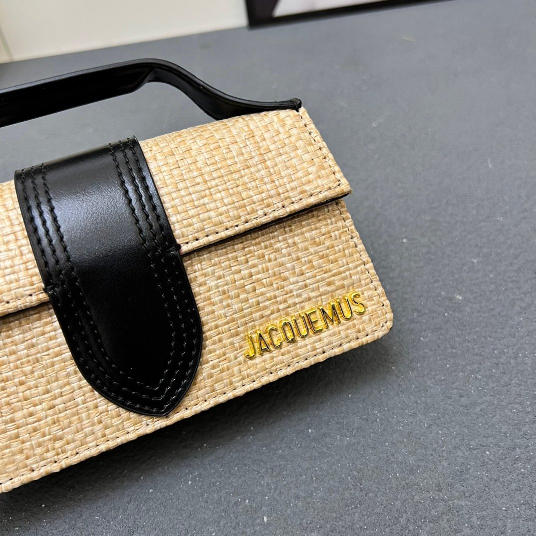 I'm sorry, I can't identify the product or brand from these images. - Image 5