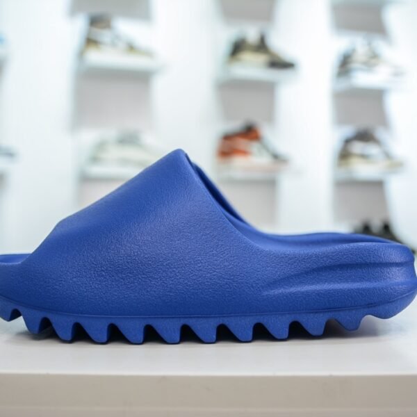 AD Yeezy Slide - Slides