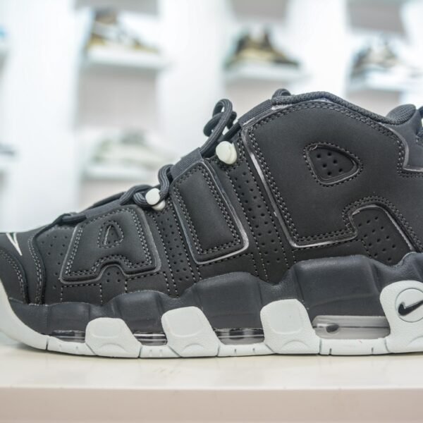 NK Air More Uptempo Black/White - Sneakers