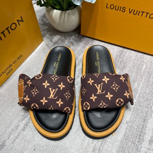 LV Waterfront - Slides
