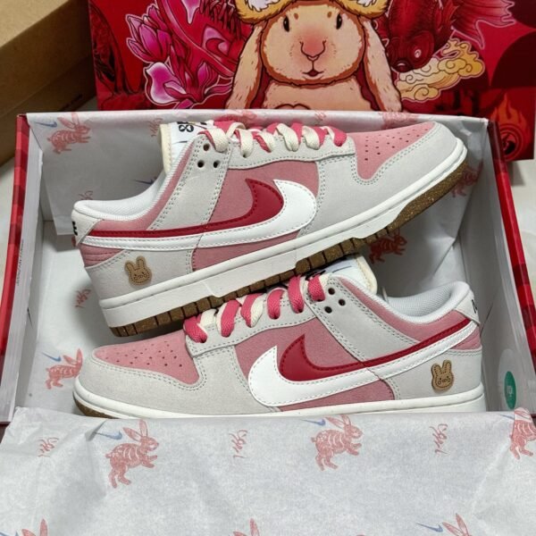 NK Dunk Low Year of the Rabbit Pink/White - Sneakers