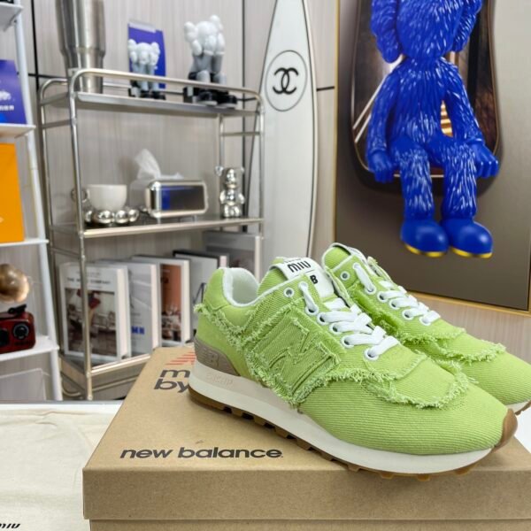 NB 574 MIU Green Canvas - Sneakers