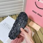 MIU Matelassé Slides – Slide