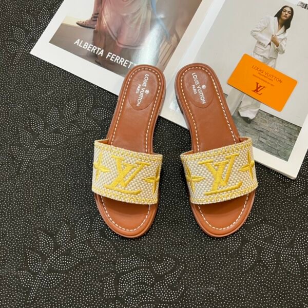 LV Pool Pillow Comfort - Slides