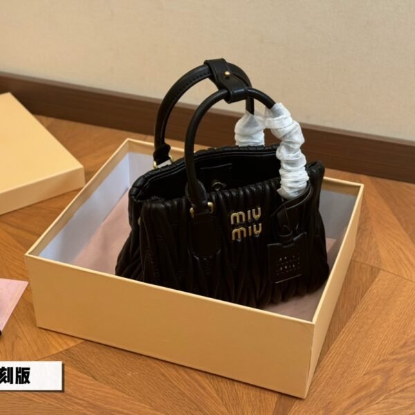 MIU Wander Matelassé Black Leather - Bag