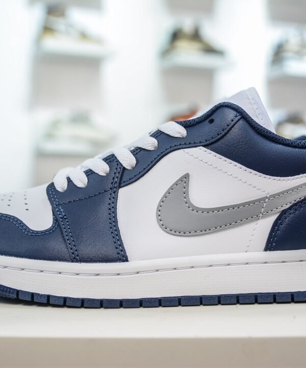 NK Air Jordan 1 Low – Sneaker – Blau