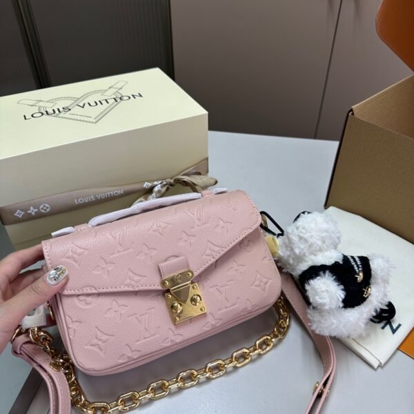 LV Pochette Métis Monogram Empreinte Leather - Bag