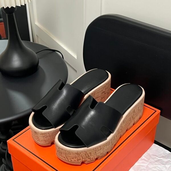 HM Oran Puffer - Sandals