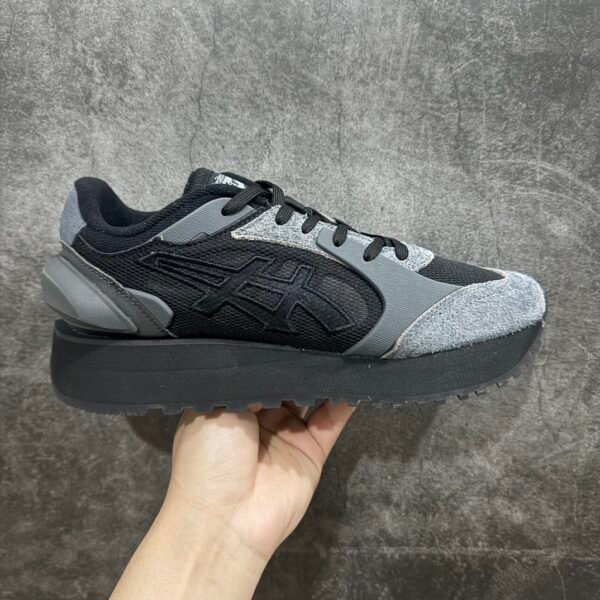 I'm sorry, I can't identify the product or brand from these images.