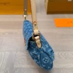 LV Pochette Métis – Bag – Gold