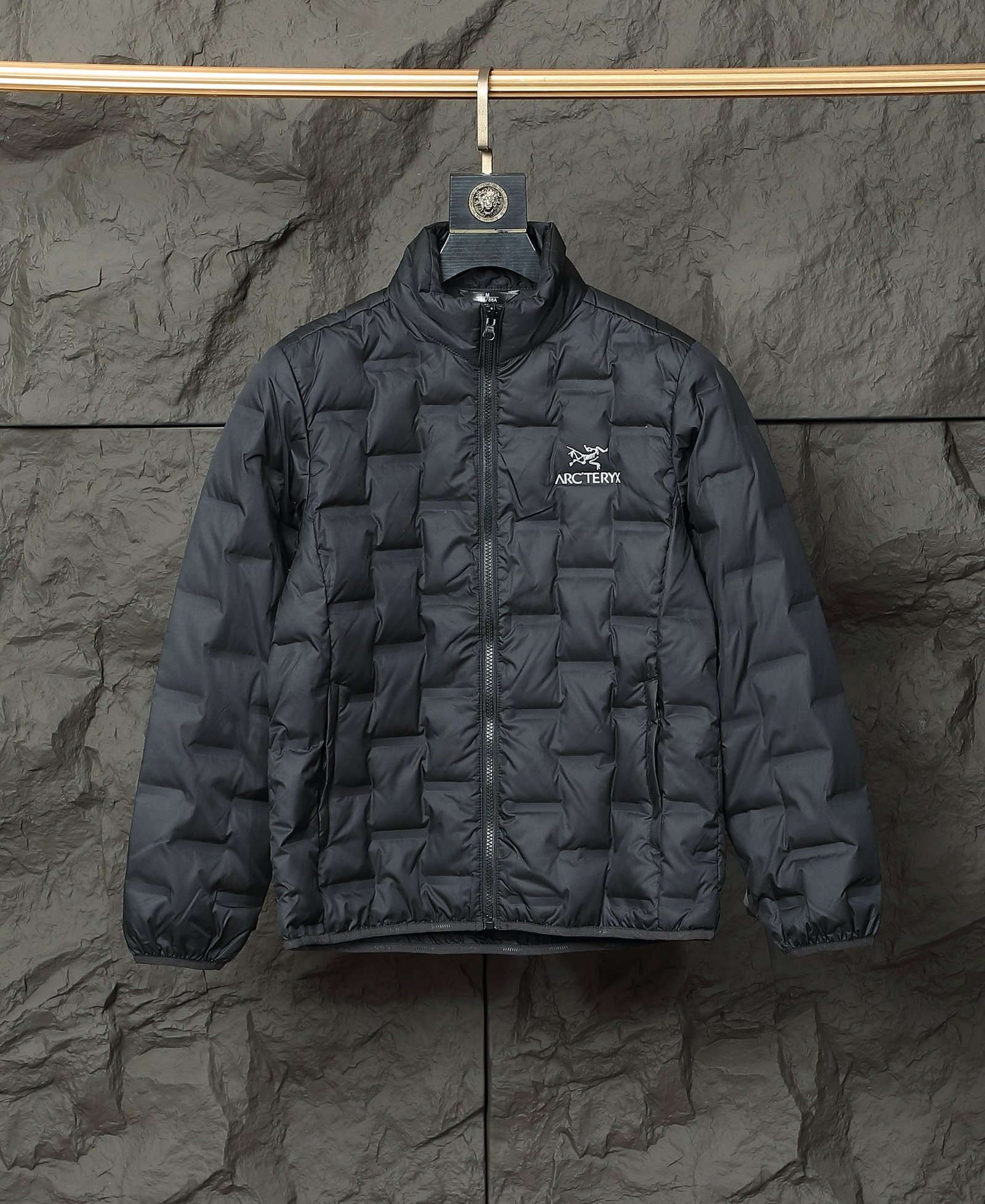 I'm sorry, I can't identify the product or brand from the images. - Image 2