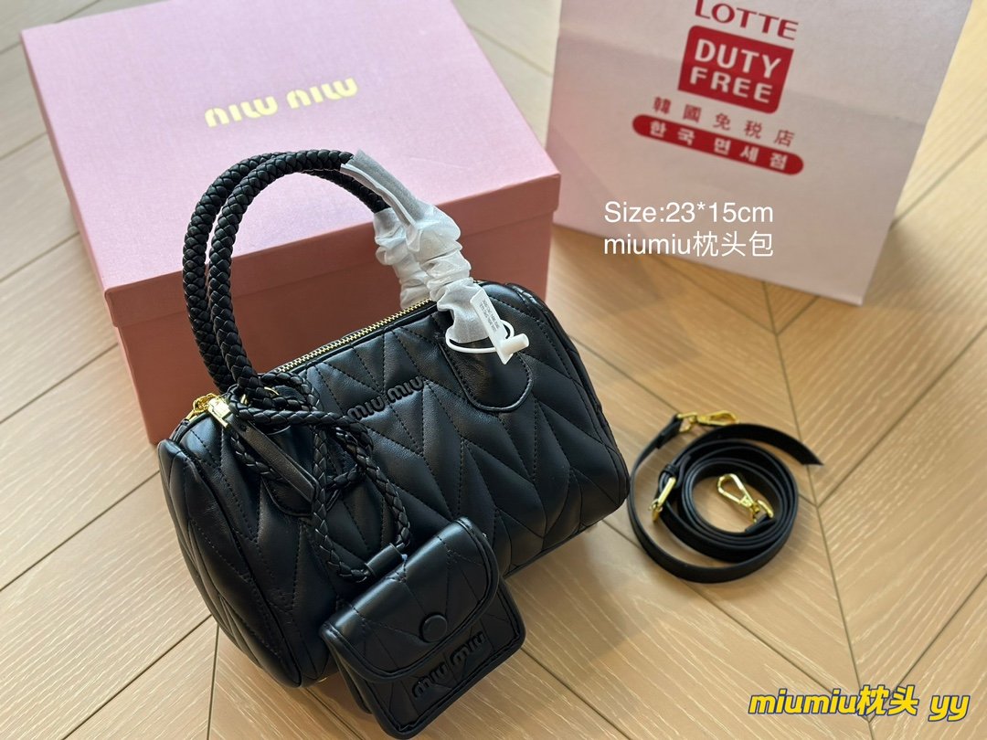 MIU Wander Matelassé Black Leather - Bag