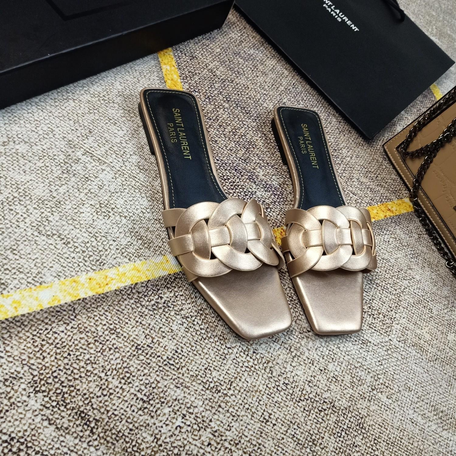 YSL Nu Pieds 05 Gold Leather - Sandals - Image 2