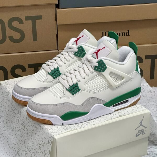 NK Air Jordan 4 Retro SB Pine Green - Sneakers