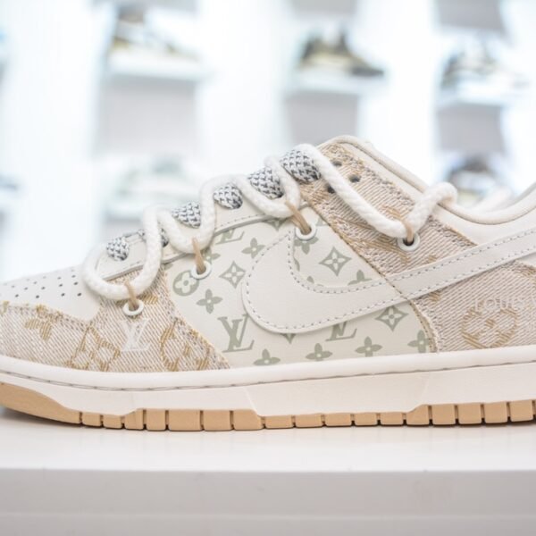 NK Dunk Low x LV - Sneakers