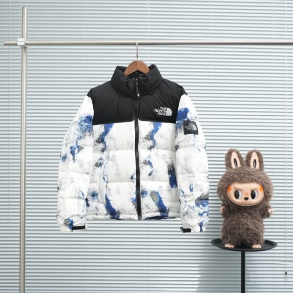 ```  
TNF 1996 Retro Nuptse - Jacket  
```