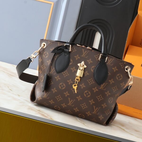 LV Montaigne MM Monogram - Bag