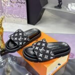 LV Waterfront Slides Monogram Eclipse – Slides