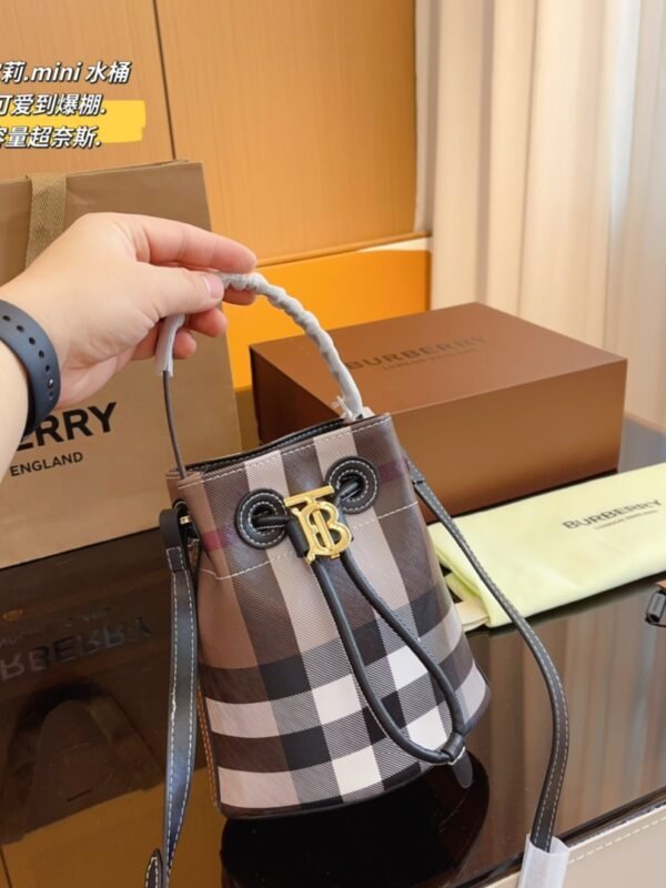 BBR TB Bucket Bag – Bag