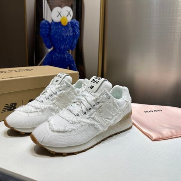 NB 574 MIU Collaboration - Sneakers