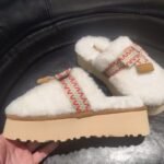 UGG Tasman X White/Red Shearling – Slide