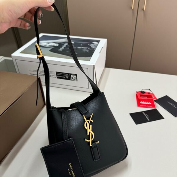YSL Le 5 à 7 Hobo - Bag