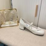 PR Triangle Logo Mary Jane Pumps – Scarpe con tacco