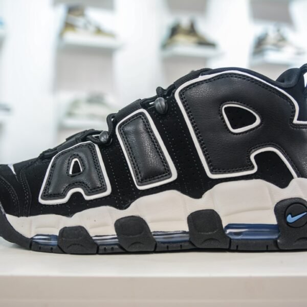 NK Air More Uptempo Black/White - Sneakers